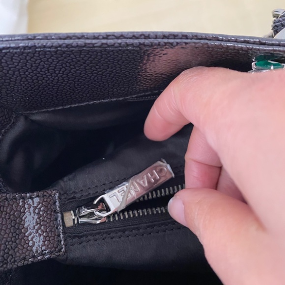 Chanel Reissue patent Caviar large tote bag. Sold - Picture 11 of 11